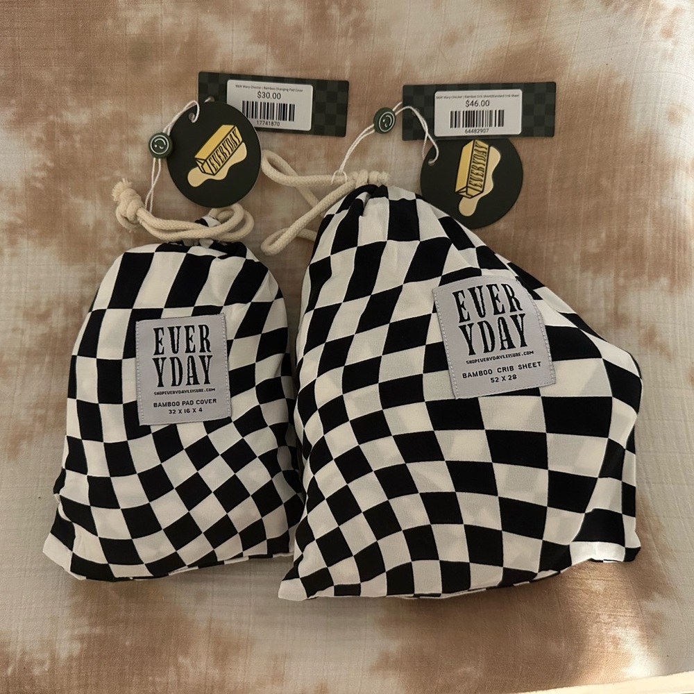 NWT Brixton Phoenix/Everyday Leisure changing pad cover in b&w wavy checker